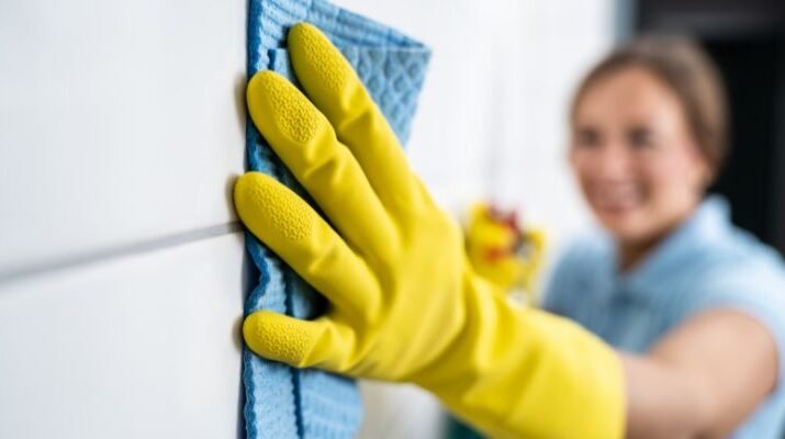 We know what life in Florida is like. Between work, family, and well-deserved leisure time, the list of household chores seems endless. You look at your home and know it has the potential to be even more welcoming and radiant, but finding the energy and time for that detailed cleaning or the flooring project you've been dreaming of becomes a challenge.