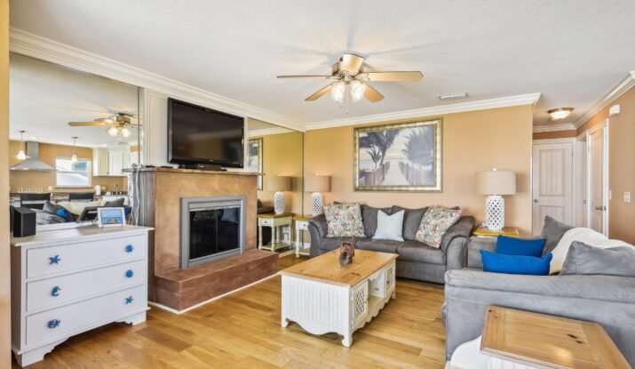 Holiday Hosting in Santa Rosa Beach: Why a Professional One-Time Clean is Your Secret Weapon The art of hosting in a place as beautiful as Santa Rosa Beach is about creating an atmosphere of effortless elegance. As the Holiday Season approaches, your focus should be on your guests, the festive ambiance, and the joy of connection—not on last-minute cleaning sprints. While your home may be well-maintained, preparing it for the discerning eyes of family and friends requires a special touch. This is where a professional one-time clean becomes more than a service; it becomes your strategic advantage. At TileUp, our professional cleaners in Santa Rosa Beach solve the problem of pre-event stress. We deliver a comprehensive, targeted cleaning that elevates your home to "guest-ready" perfection, allowing you to be the calm, confident host you want to be. This is the secret to a flawless holiday gathering.