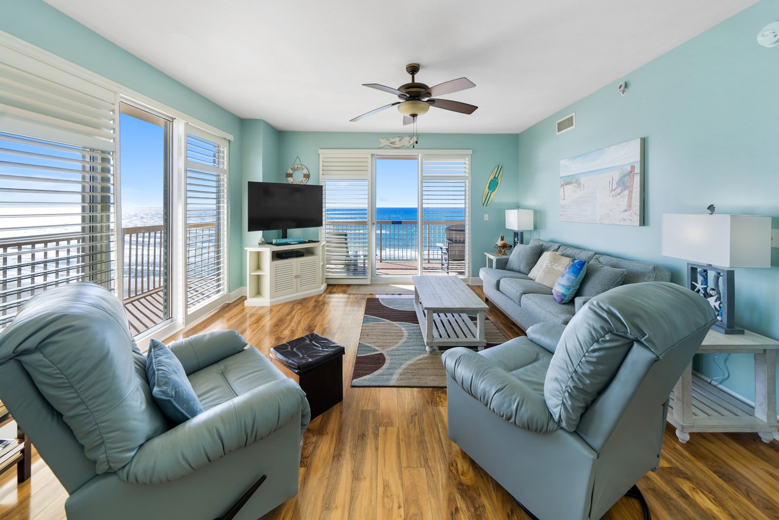 The Ultimate Pre-Holiday Deep Clean: A Guide for Santa Rosa Beach Homes As November arrives in Santa Rosa Beach, the serene coastal air begins to blend with the excitement of the Holiday Season. This is the time for planning festive gatherings, crafting memorable menus, and preparing your beautiful home to welcome family and friends. But beyond the decorations and lights lies the foundation of a truly inviting space: a profound, top-to-bottom clean. A standard cleaning routine can maintain, but a professional deep clean revitalizes. It prepares your home not just for guests, but for the creation of cherished memories. At TileUp, we are the trusted professional cleaners in Santa Rosa Beach who solve the problem of holiday stress by delivering a level of clean that radiates well-being and pride. This guide will show you why a pre-holiday deep clean is the ultimate investment in your festive season