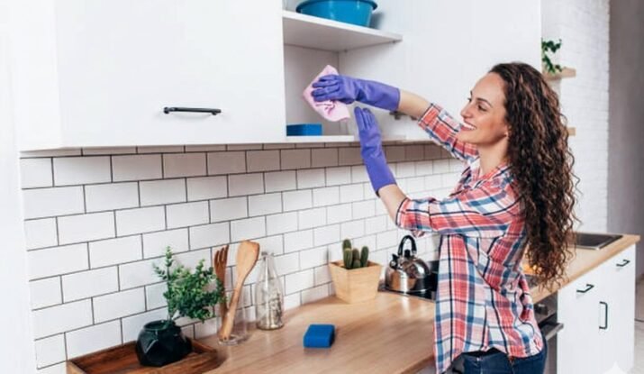 A Seamless Move: Your Guide to Professional Move Out Cleaning in Panama City Beach. The spring season in Panama City Beach is a time of transition. For many, it marks the end of a lease agreement and the beginning of a new chapter. Moving is consistently ranked as one of life's most stressful events, and one of the biggest sources of that stress is the final, exhaustive move out cleaning. It’s not just about tidying up; it’s about meeting the strict requirements of landlords and property managers to ensure the full return of your security deposit. At TileUp, we solve this major moving-day problem. We provide a meticulous, landlord-approved move out cleaning service that handles every detail, allowing you to focus on your new home. This guide will explain what a true move out clean entails and how our professional service is your key to a stress-free, financially successful move.